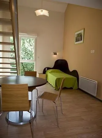 Guest house La Maison Des Cent Vallees