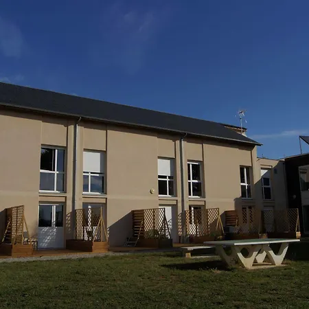 Guest house La Maison Des Cent Vallees Naucelle