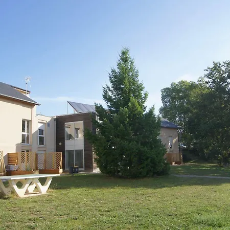 La Maison Des Cent Vallees 2* Naucelle